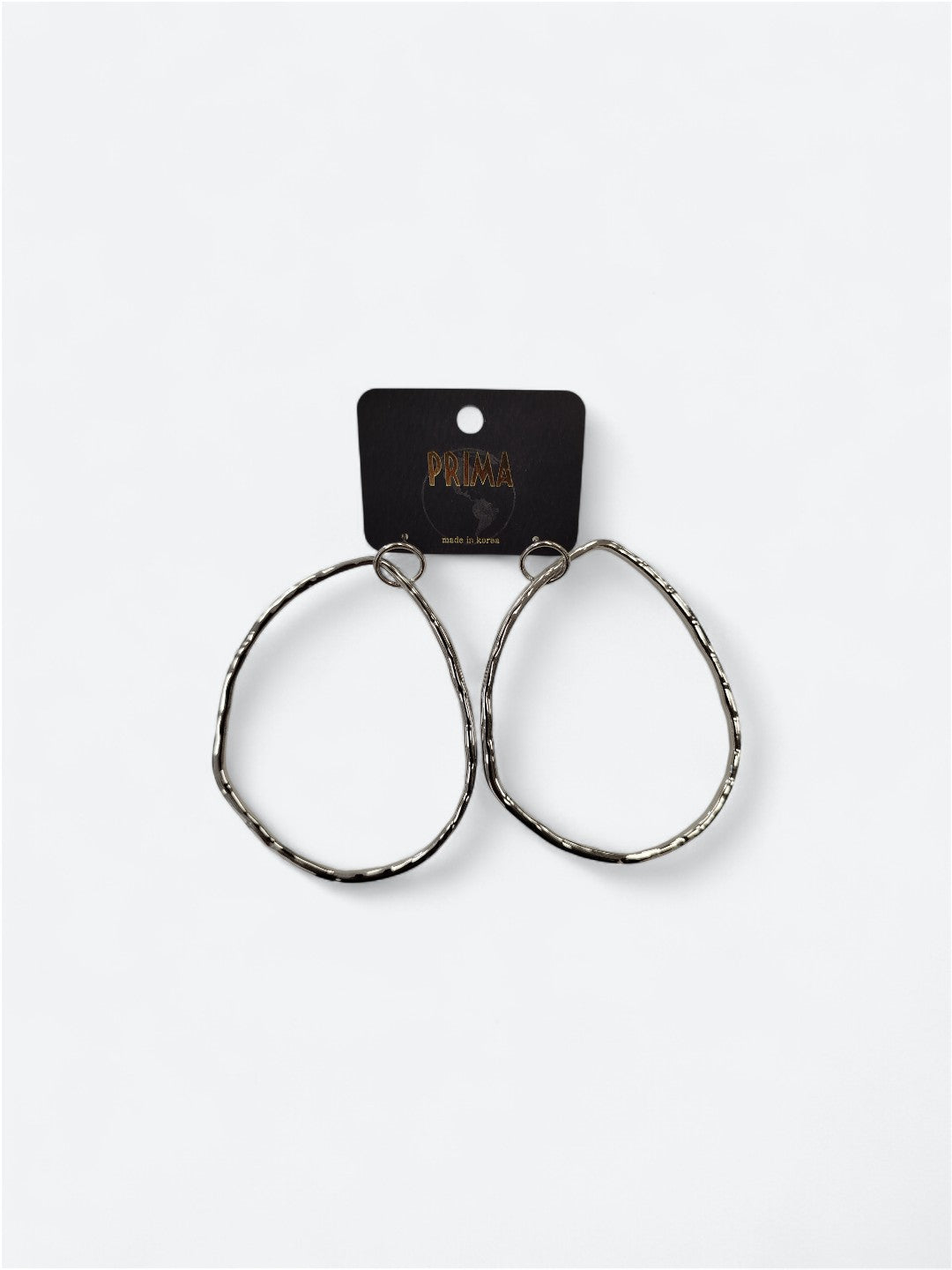 Round earrings with texture