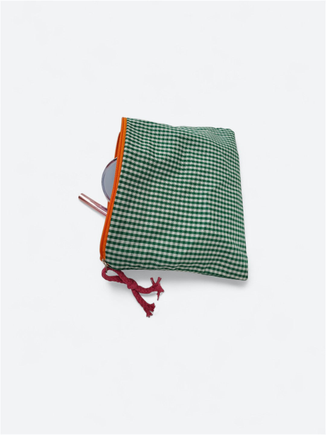 Зелена косметичка з фактурної тканини